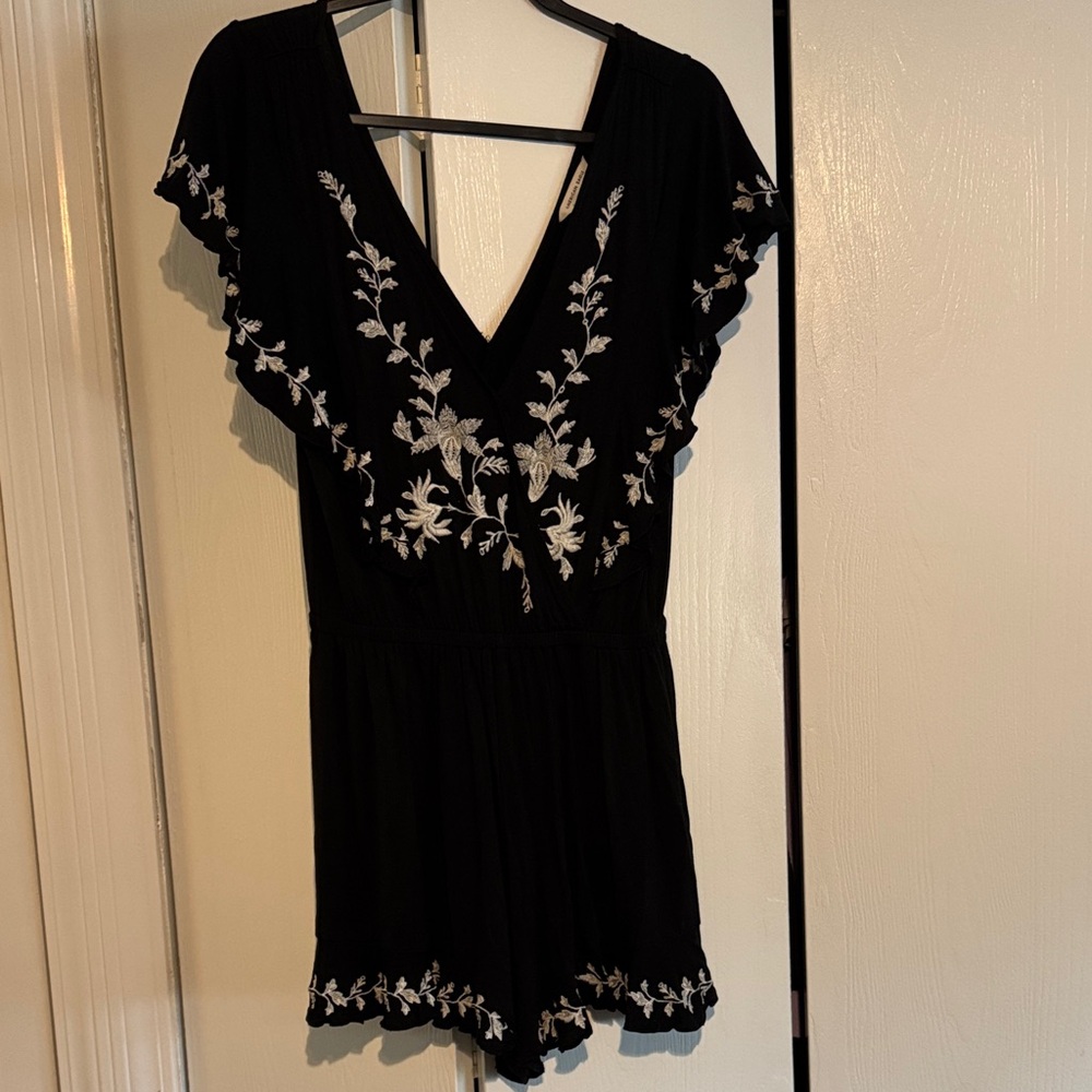 American Eagle Outfitters Black and White Embroidered Shorts
